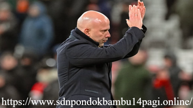 Eksperimen Arne Slot Berbuah Masalah