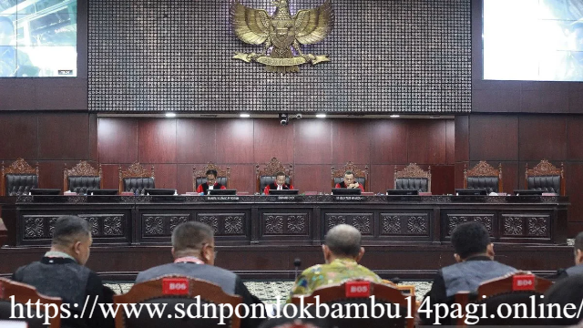 Operator Seluler di Sidang MK